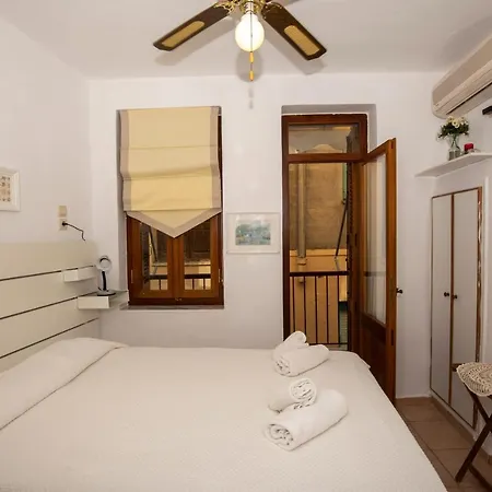Mimosa Cozy Maisonette