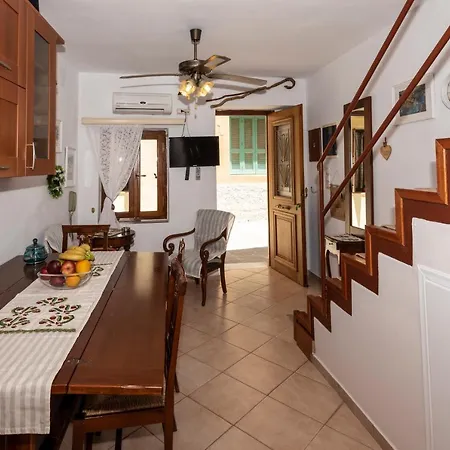 Mimosa Cozy Maisonette
